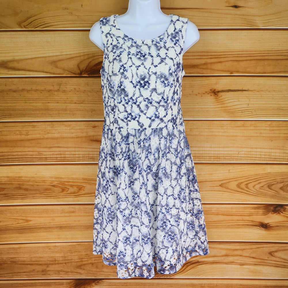 Maia Fit & Flare Dress Womens 8 White Blue Floral Lace Overlay Sleeveless Lined‎